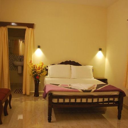 Casa Feliz Bed & Breakfast Fort Kochi Exterior photo