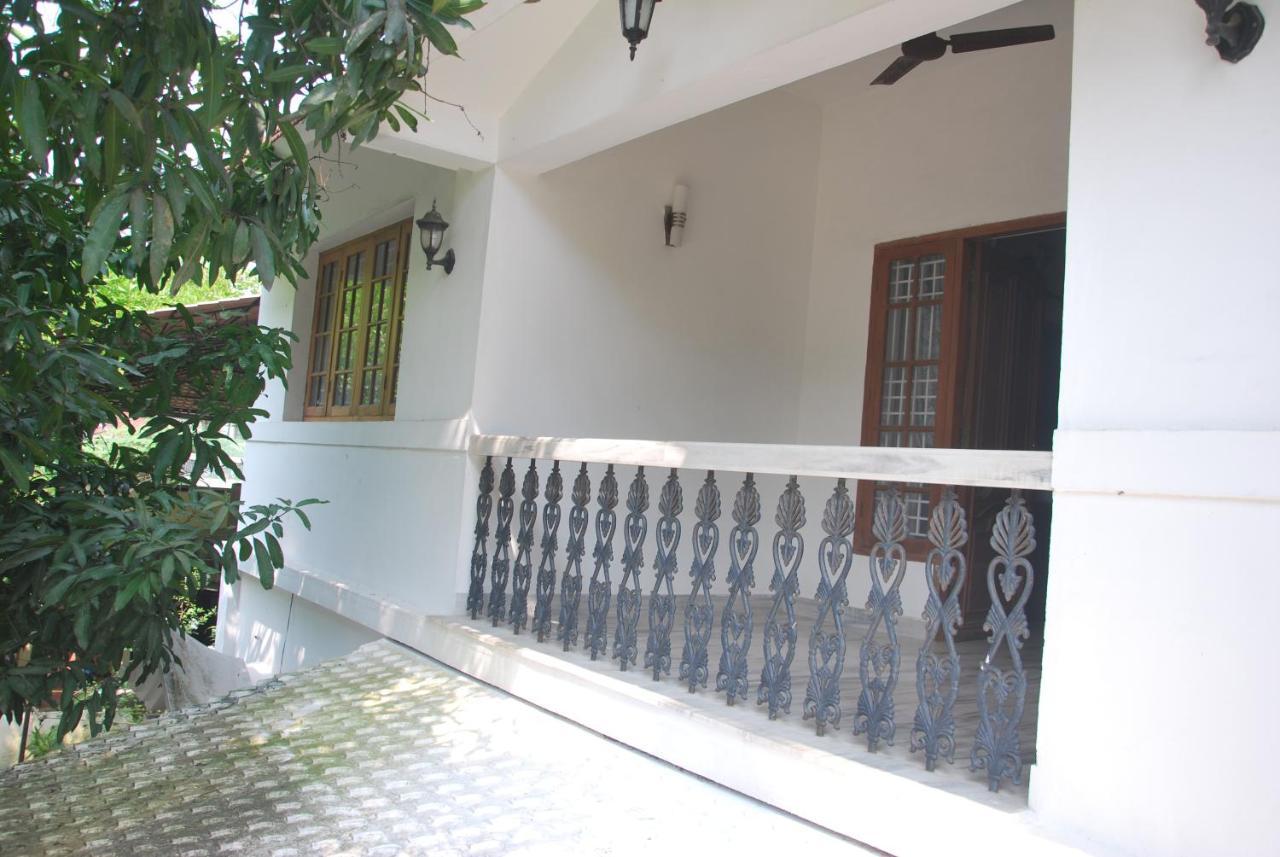 Casa Feliz Bed & Breakfast Fort Kochi Exterior photo